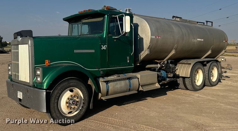 1985 International Harvester F9370 water truck - DV2838