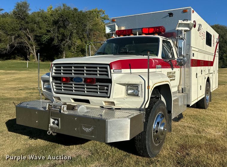 1991 Ford F800 rescue vehicle - EE7778