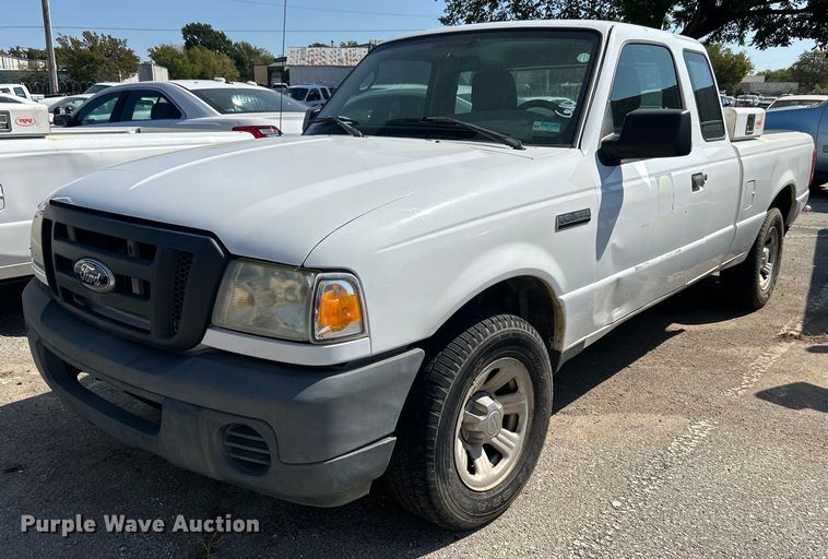 2011 Ford Ranger SuperCab pickup truck - EG0575