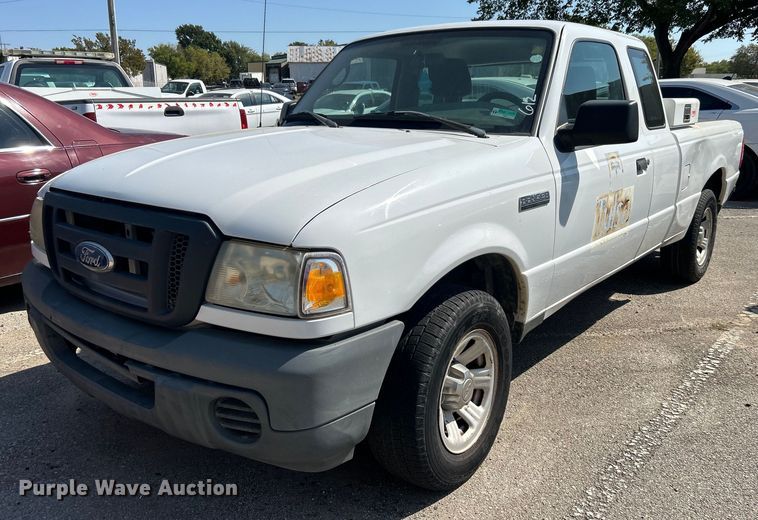 2011 Ford Ranger SuperCab pickup truck - EG0576