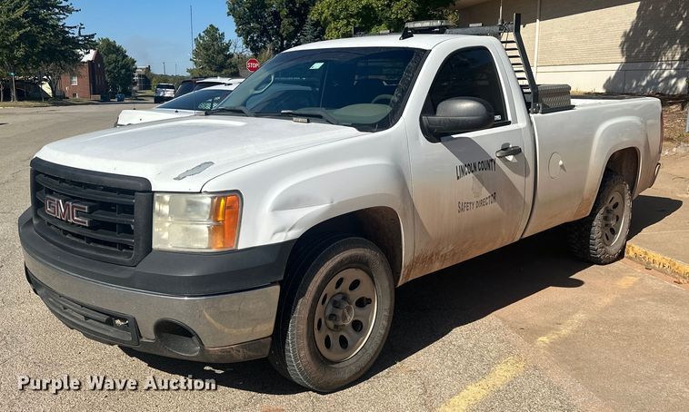 2008 GMC Sierra 1500 pickup truck - EJ4852
