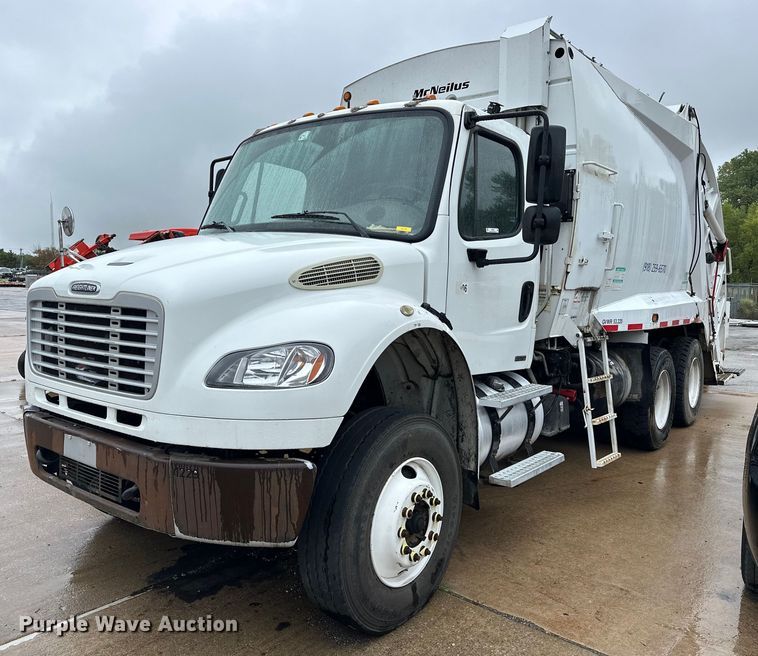2012 Freightliner Business Class M2 refuse truck - EK0023