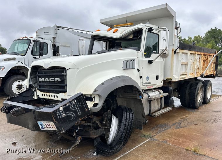 2016 Mack Granite GU433 dump truck - EK0024