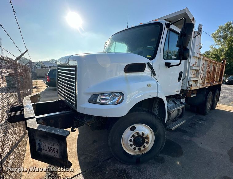 2011 Freightliner Business Class M2  dump truck - EK0036