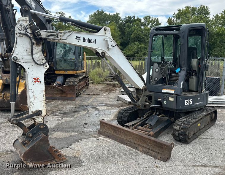 2012 Bobcat  E35 mini excavator - EK0045