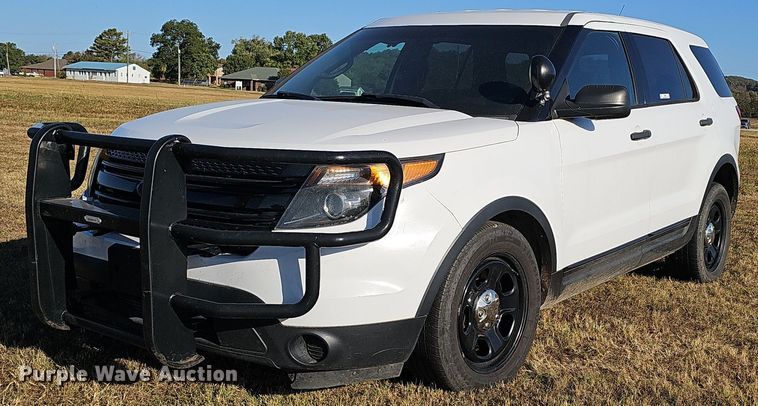 2015 Ford Explorer police SUV - EK0882