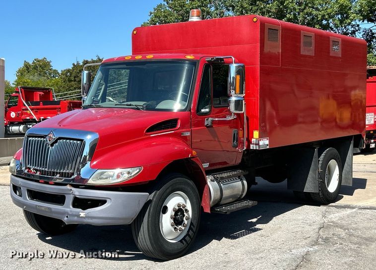 2012 International  DuraStar 4300 chipper truck - EK3437