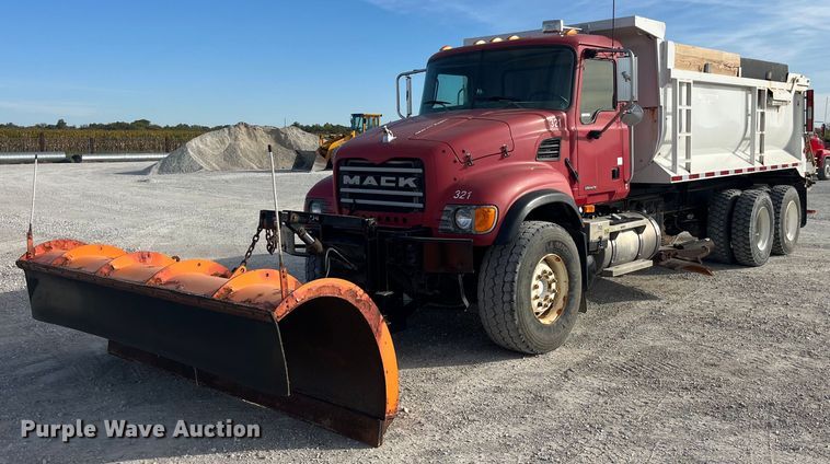 2006 Mack CV713 dump truck - LC9225