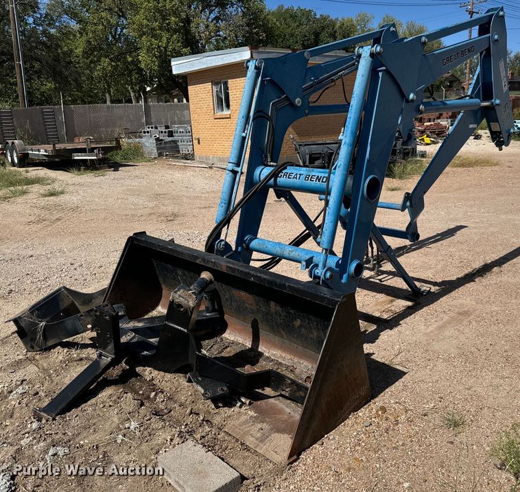 Great Bend  870 loader - MV9232
