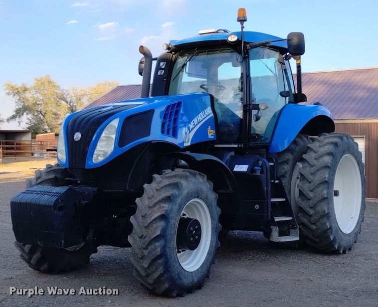 2012 New Holland  T8.330 MFWD tractor - DQ6190