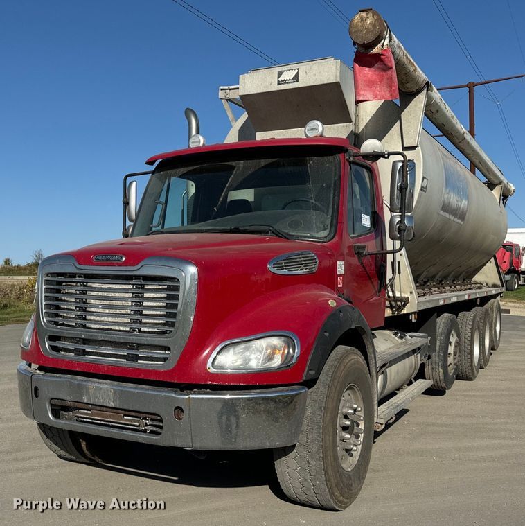 2013 Freightliner  Business Class M2 feed delivery truck - DT2049