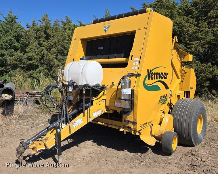 2014 Vermeer 605SM Cornstalk Special round baler - DW3753