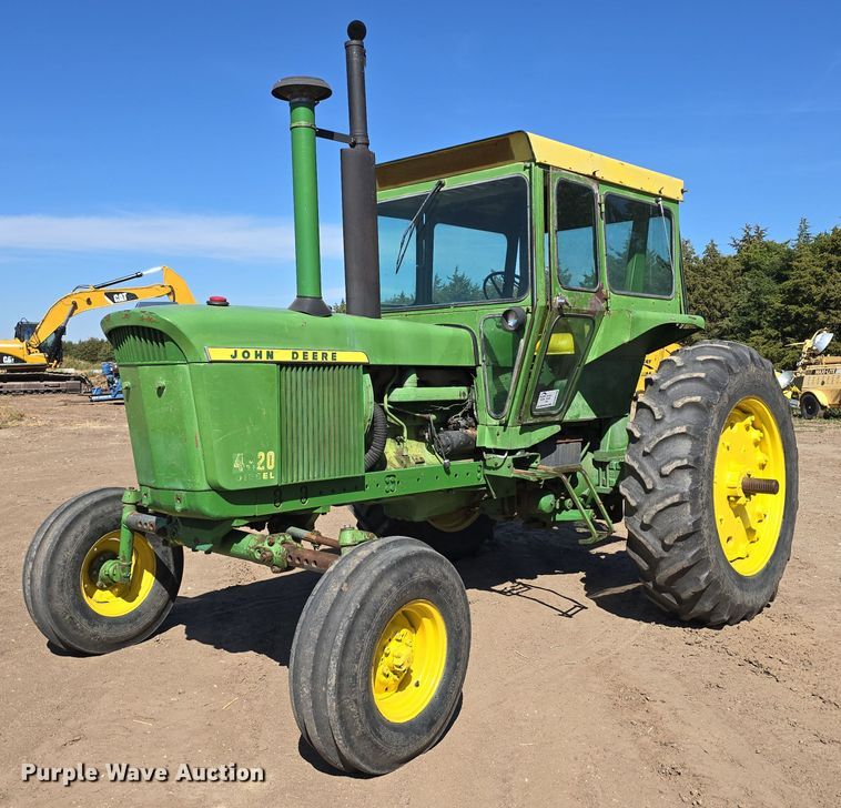 1971 John Deere 4320 tractor - DW3760