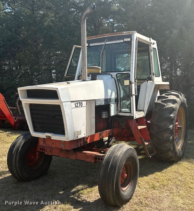 Case 1270 tractor - DX3538