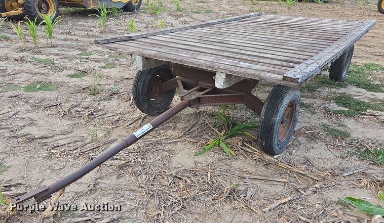 Brady 52 hay wagon - EE7814