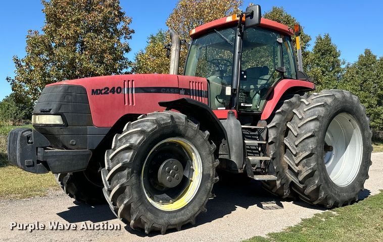 2001 Case IH Magnum MX240 MFWD tractor - MV9226
