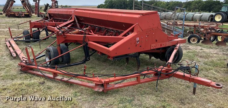 Case IH 7100 grain drill - NP9596