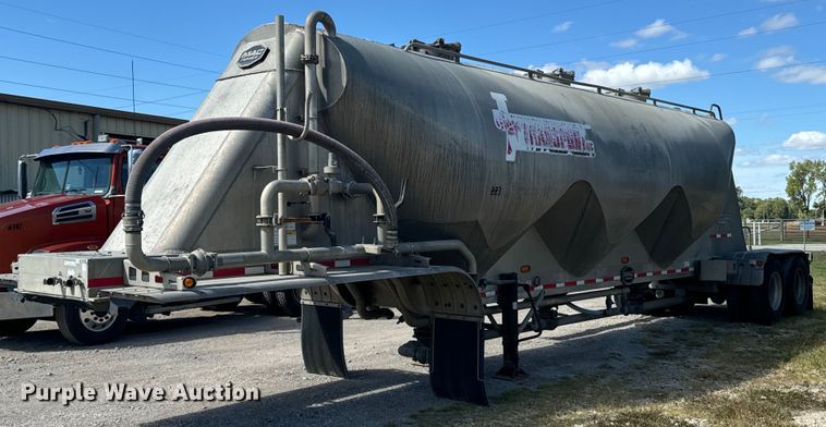 2013 Mac pneumatic dry bulk trailer - DX1310