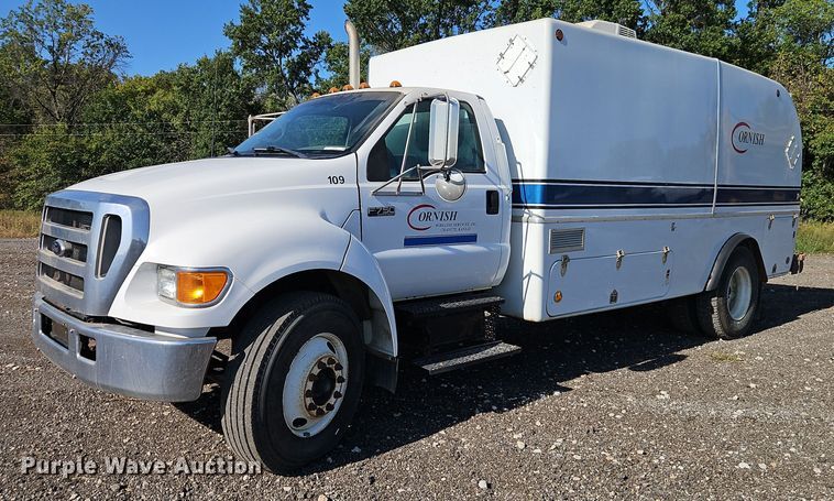2006 Ford F750 Super Duty XL wireline truck - EI8412