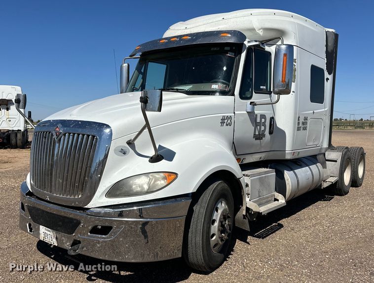 2015 International ProStar Plus semi truck - ER8024