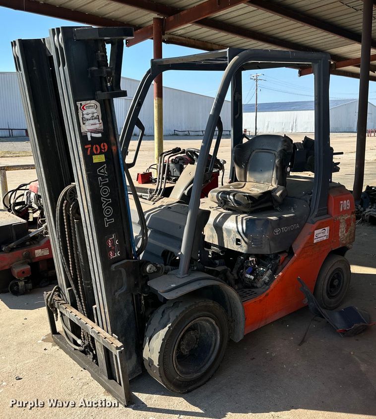 2007 Toyota 8FGU25 forklift - DD3319