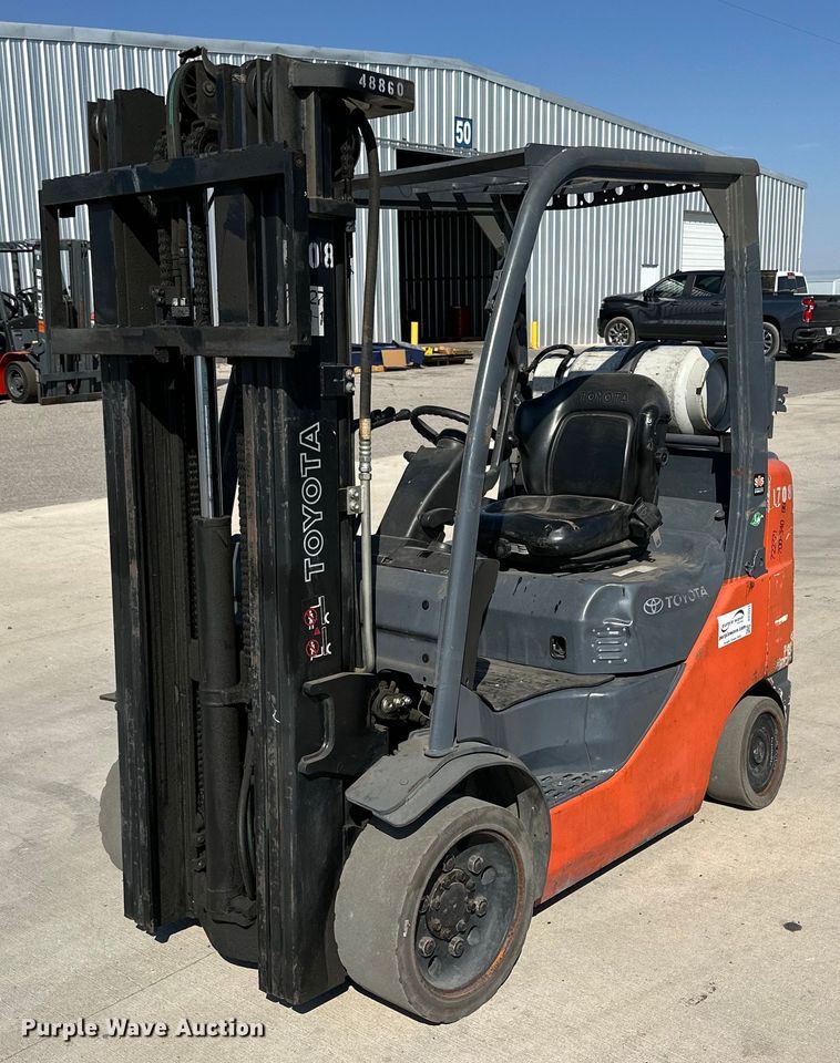 2017 Toyota 8FGCU25 forklift - DD3331