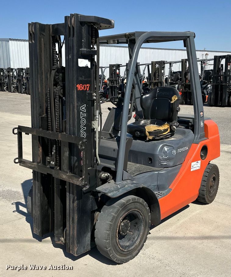 2016 Toyota 8FDU20 forklift - DD3347