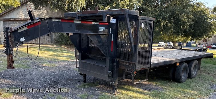 2013 Texas Pride FT820520KGN flatbed trailer - DO2560