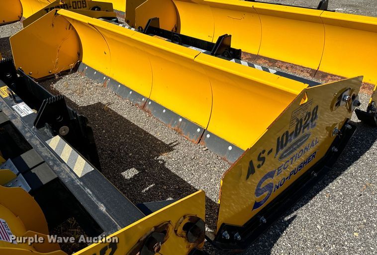 Arctic  LD10.5 skid steer snow pusher - DT2065