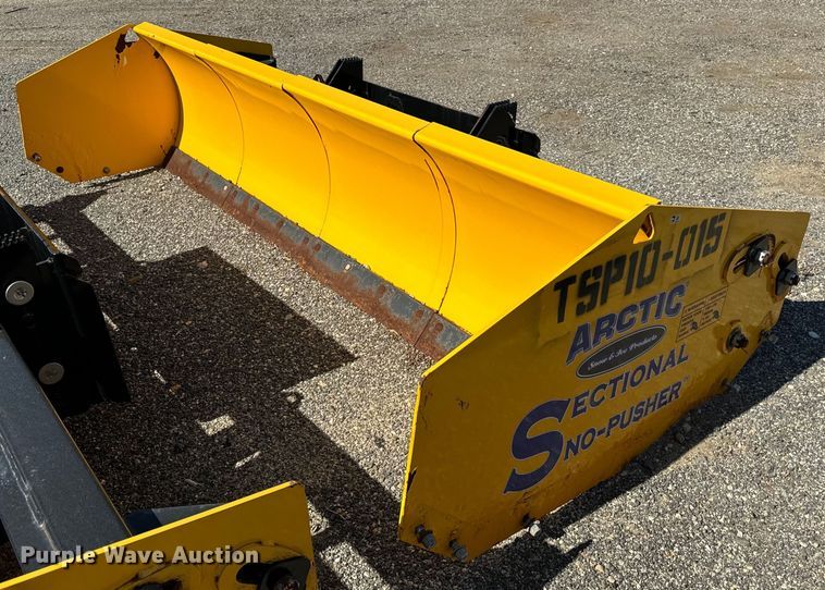 Arctic  10.5LD skid steer snow pusher - DT2066