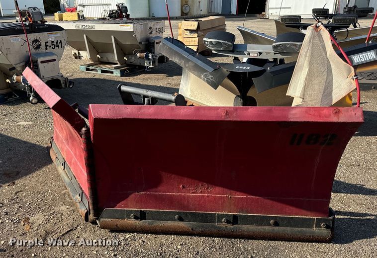 Boss 10' W Power V snow plow - DT2079