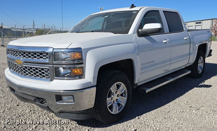 2015 Chevrolet Silverado 1500 Crew Cab pickup truck - DW3816