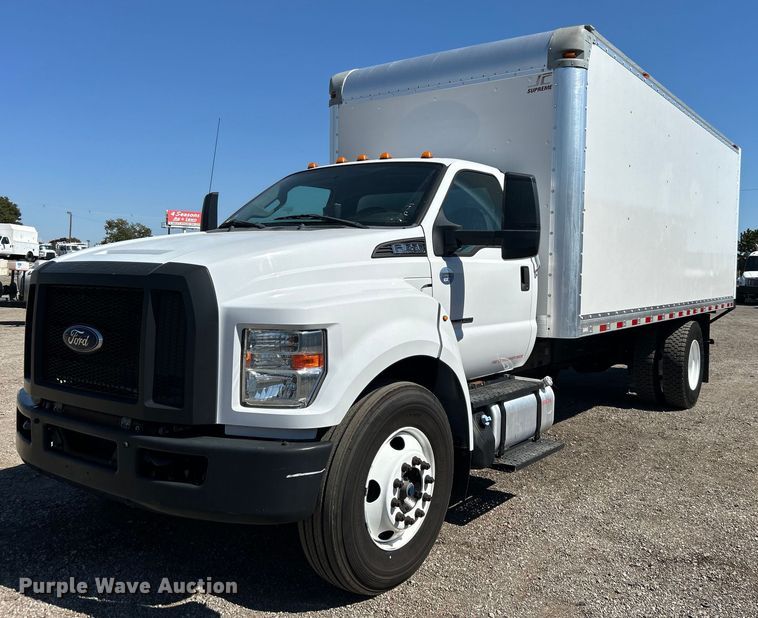 2016 Ford F650 Super Duty  box truck - EG1103