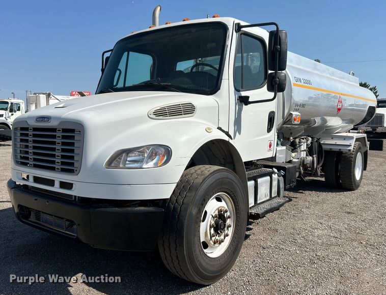 2014 Freightliner  Business Class M2 fuel truck - EG1133