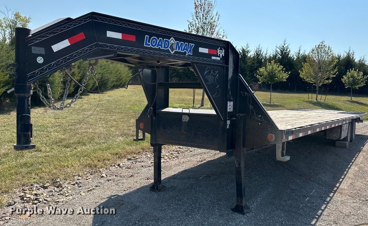 2015 Load Trail 36 Flatbed hydraulic tail equipment trailer - EN0045