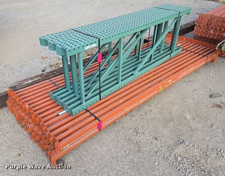 Teardrop pallet racking  - EQ3541