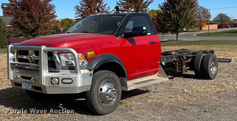 2014 Dodge Ram 4500 truck cab and chassis - LR9529