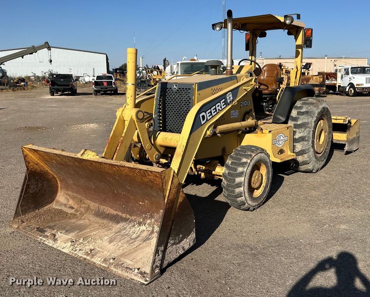 2006 John Deere 210LE landscape tractor - DD3382