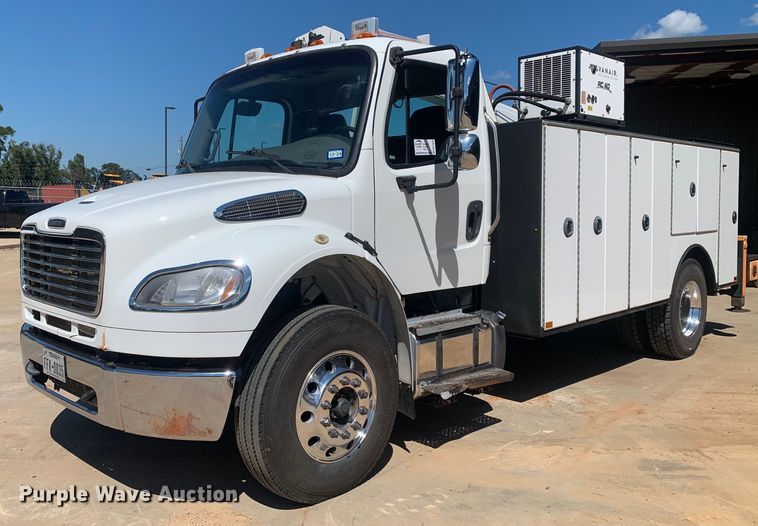 2015 Freightliner  M2 utility / service truck - DM1820