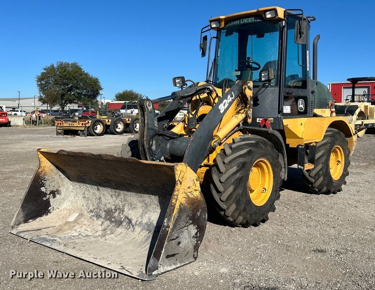 2013 John Deere 324J wheel loader - DO7565