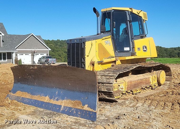 2011 John Deere   750J LGP dozer - DQ3711