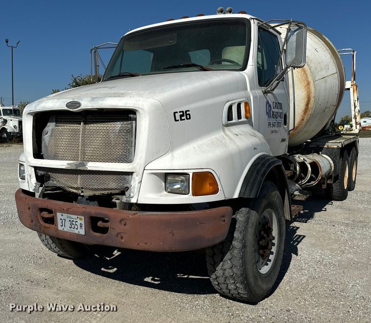 1999 Sterling  L-Line ready mix truck - DT2097