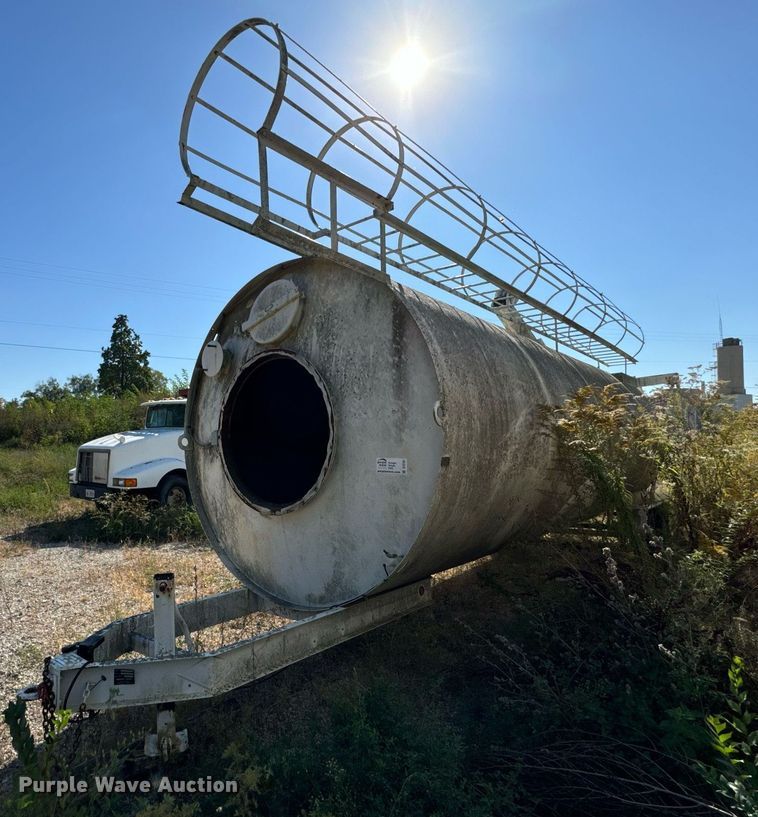 2006 Cementech ST-TRLR concrete silo - DT2101