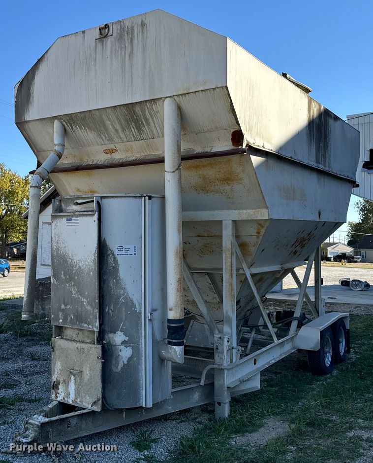 2008 Cementech  ST-TRLR concrete silo - DT2102