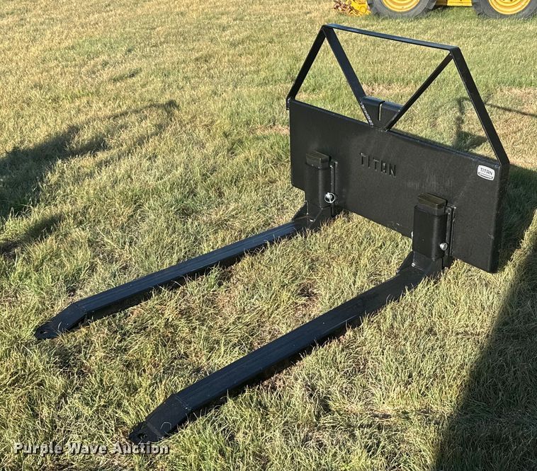 Titan skid steer forks - DX3629