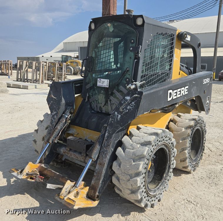 2011 John Deere 328D skid steer loader - EE7824