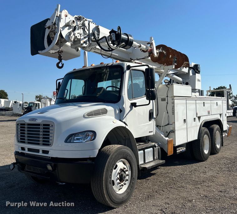 2012 Freightliner  Business Class M2 digger derrick truck - EG1114