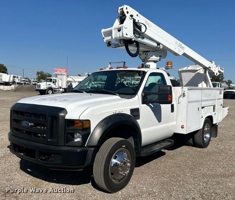 2008 Ford F450 Super Duty XL bucket truck - EG1125