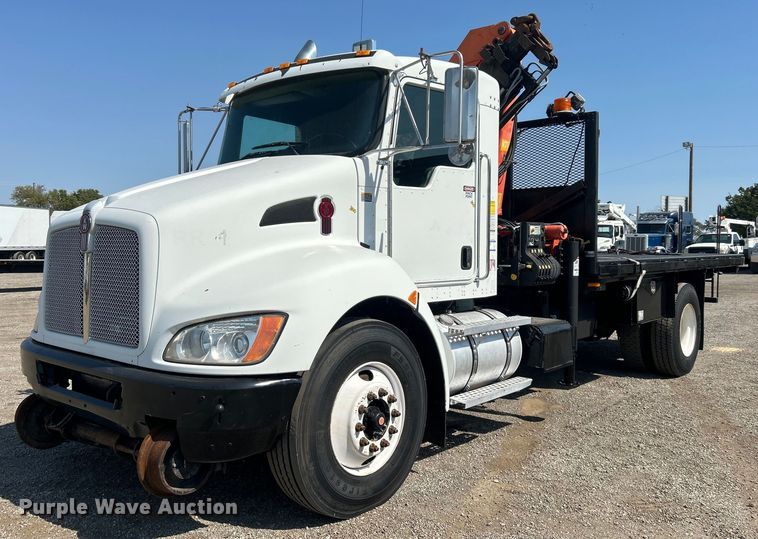 2009 Kenworth  T270 crane truck - EG1134