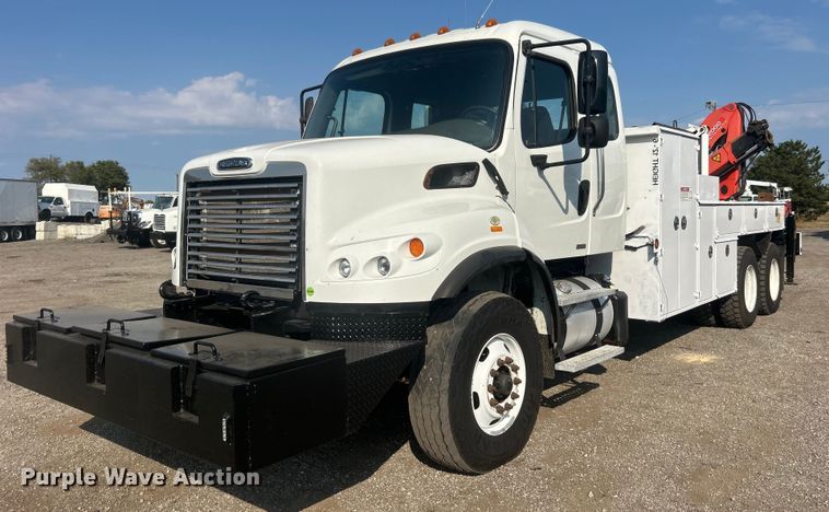 2012 Freightliner  Business Class M2 SuperCab crane truck - EG1150